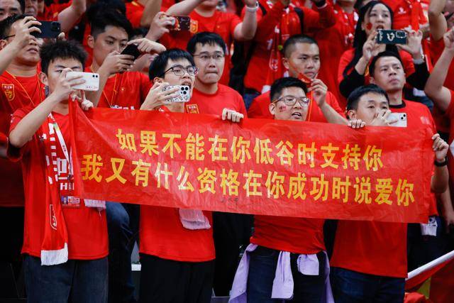因与主帅发生争吵 国米门将奥纳纳离开喀麦隆队