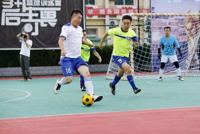 赵继伟16+9+9弗格34分 辽宁客胜新疆总分3-0